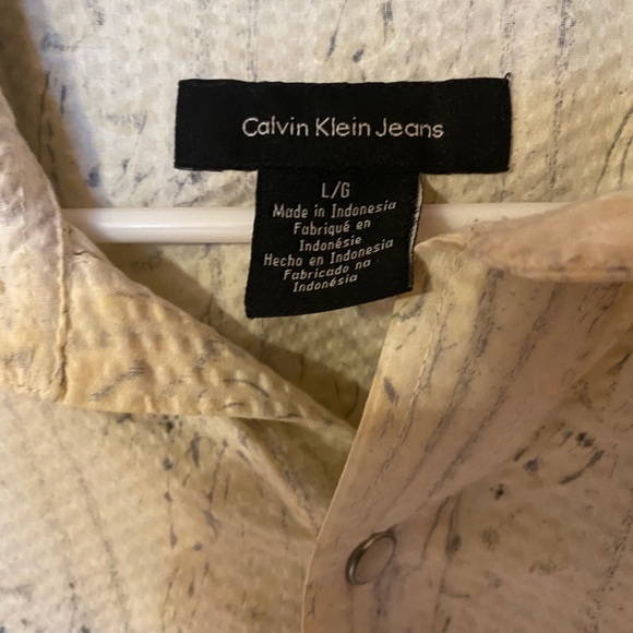 Calvin Klein button up shirt - Picture 4 of 6